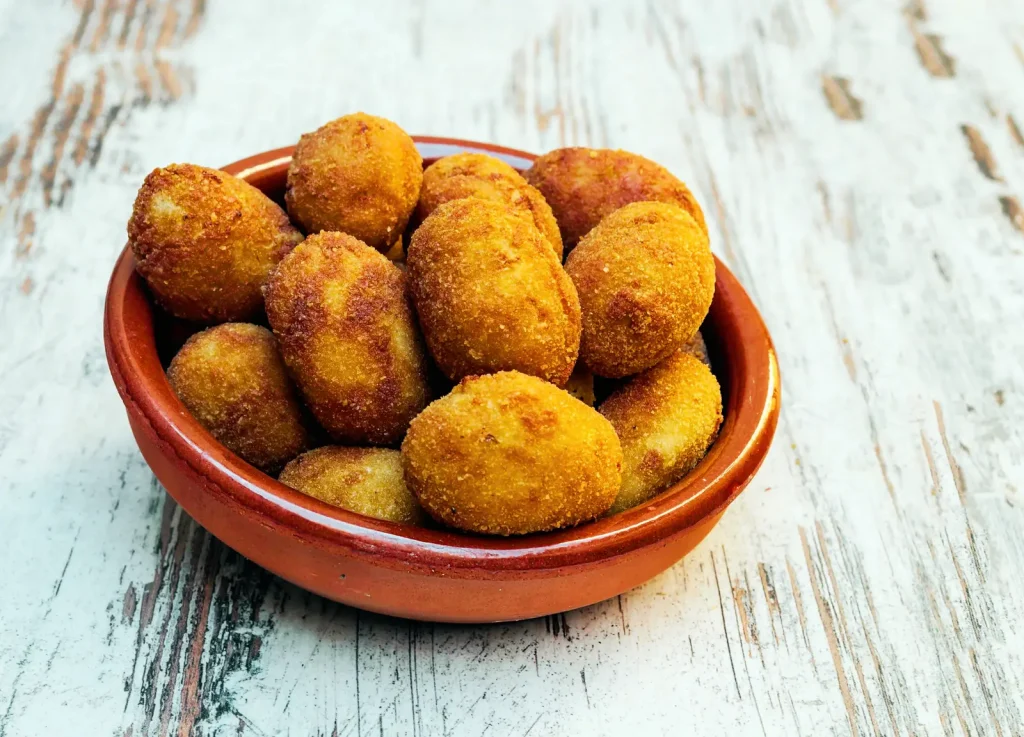 Croquetas Frescas En Freidora De Aire Restaurante Ankora